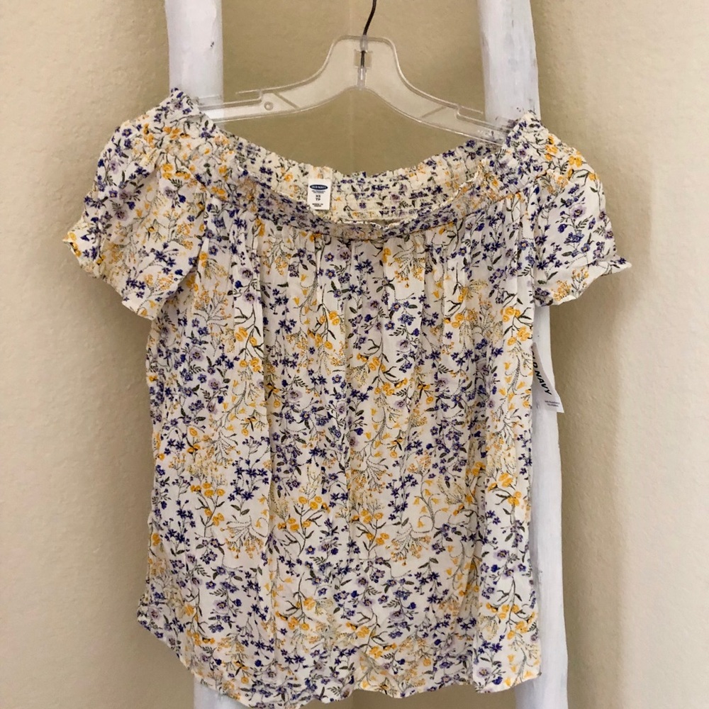 Off shoulder shirt